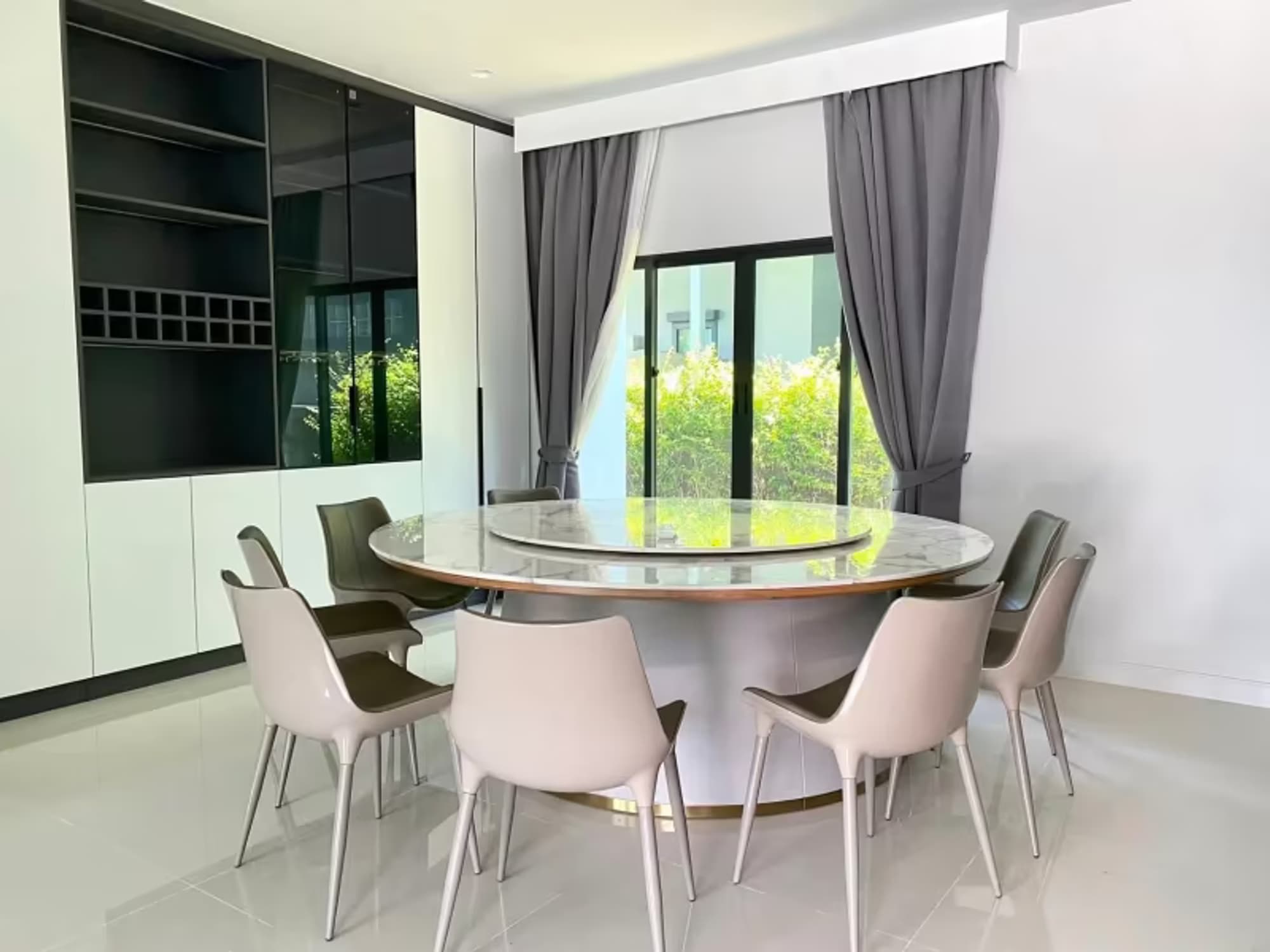 5 Bedroom House - Image 6