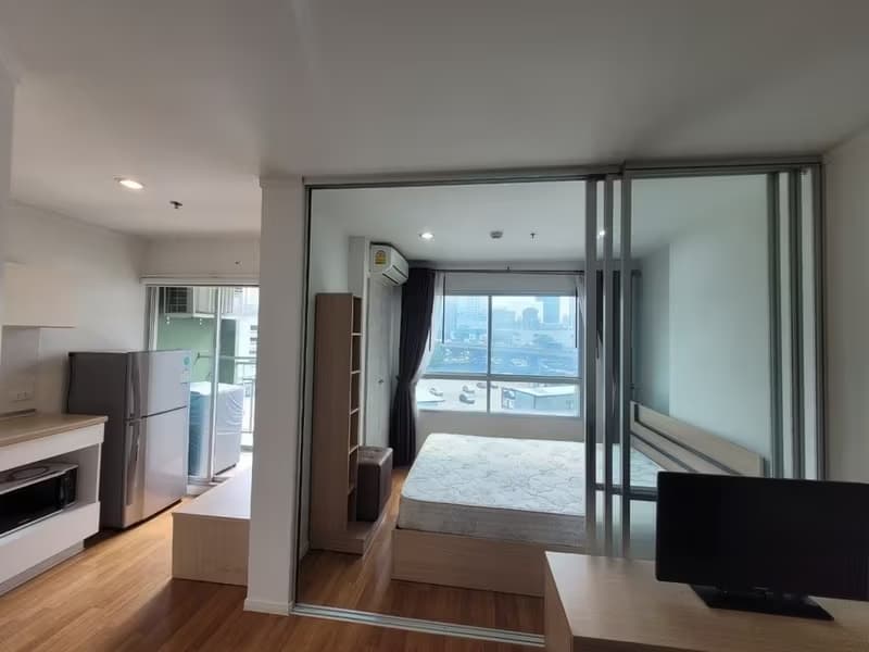 Studio for Rent in Huai Khwang