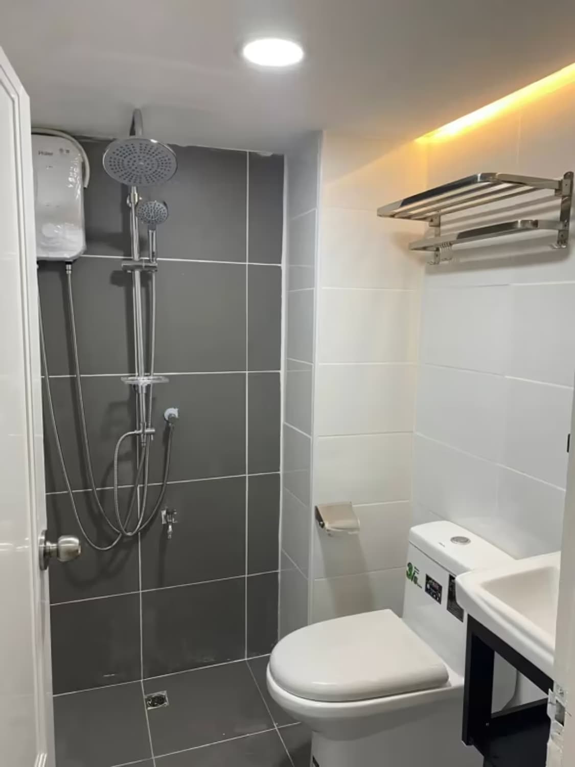 1 Bedroom Condo - Image 2