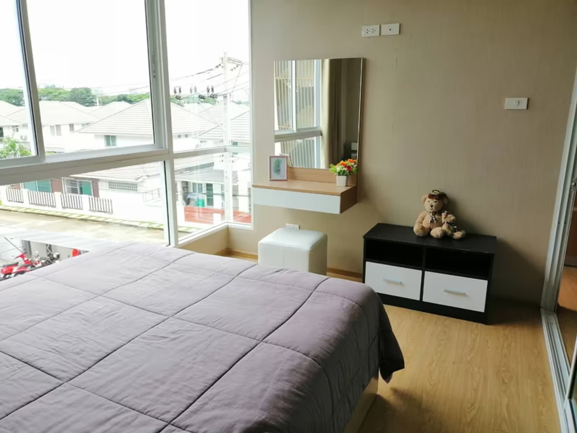 Condo for Rent at One Plus Nineteen 4 Condominium - Image 4