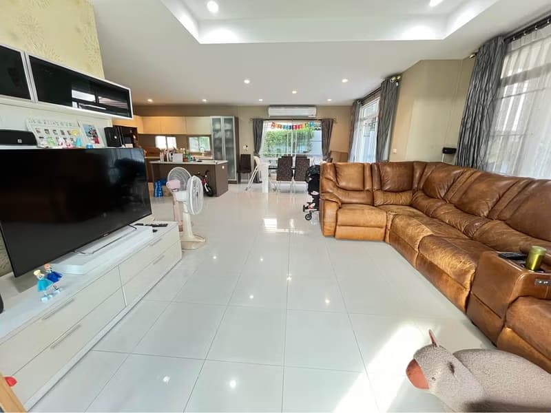 5 Bed House for Sale in Mueang Samut Prakan