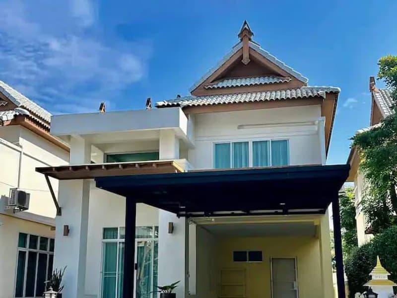 4 Bed House for Rent and Sale in Mueang Chiang Mai