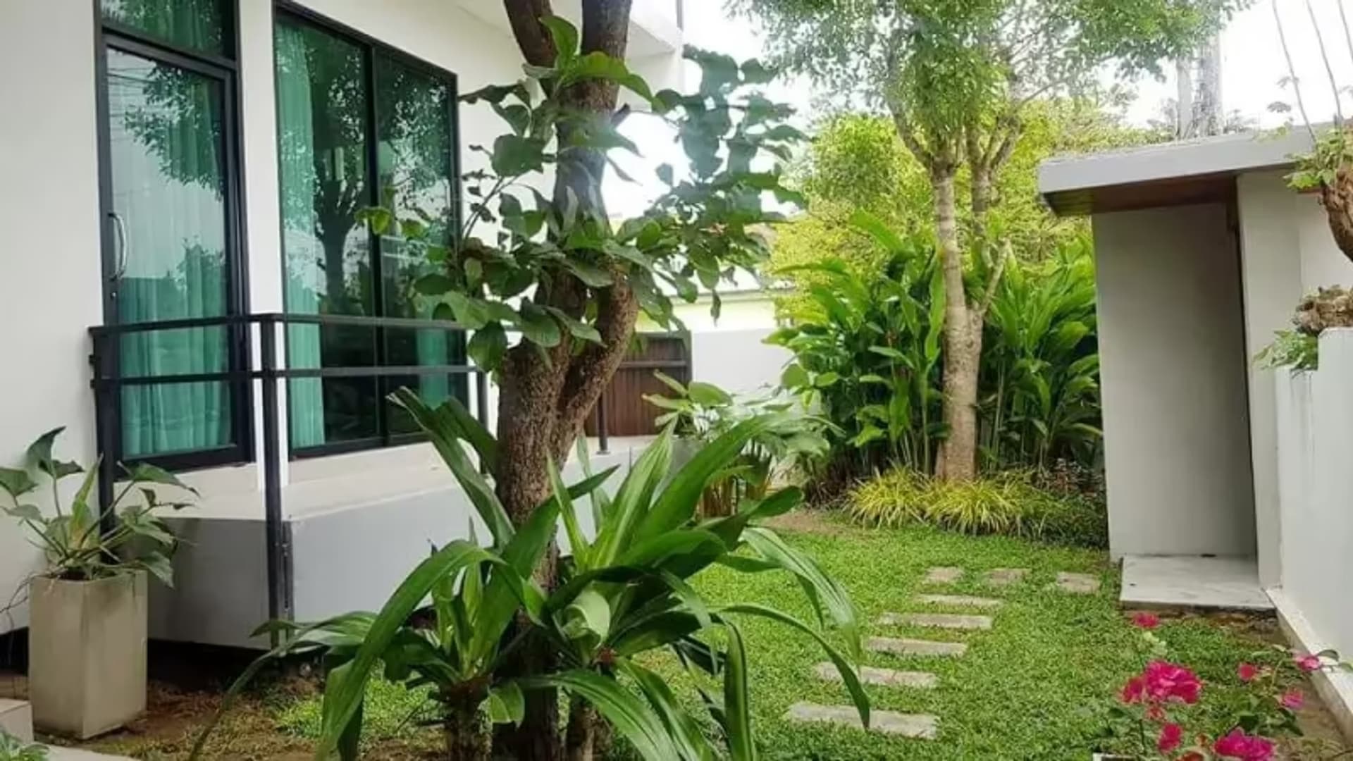4 Bedroom House - Image 1