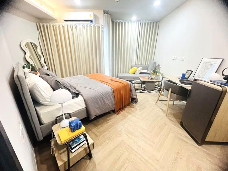 Studio Condo for Rent in Bang Rak