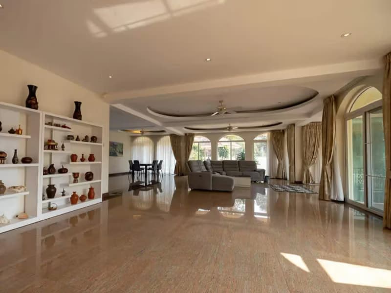 5 Bedroom House