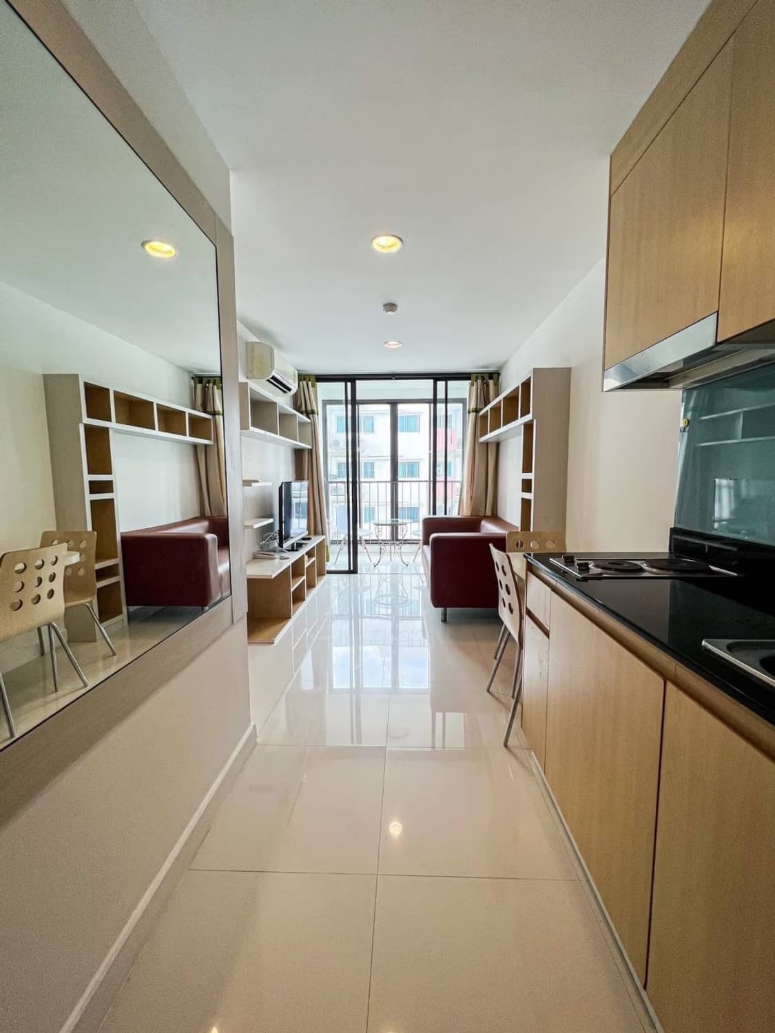 1 Bed Condo for Sale in Khlong San - Image 2