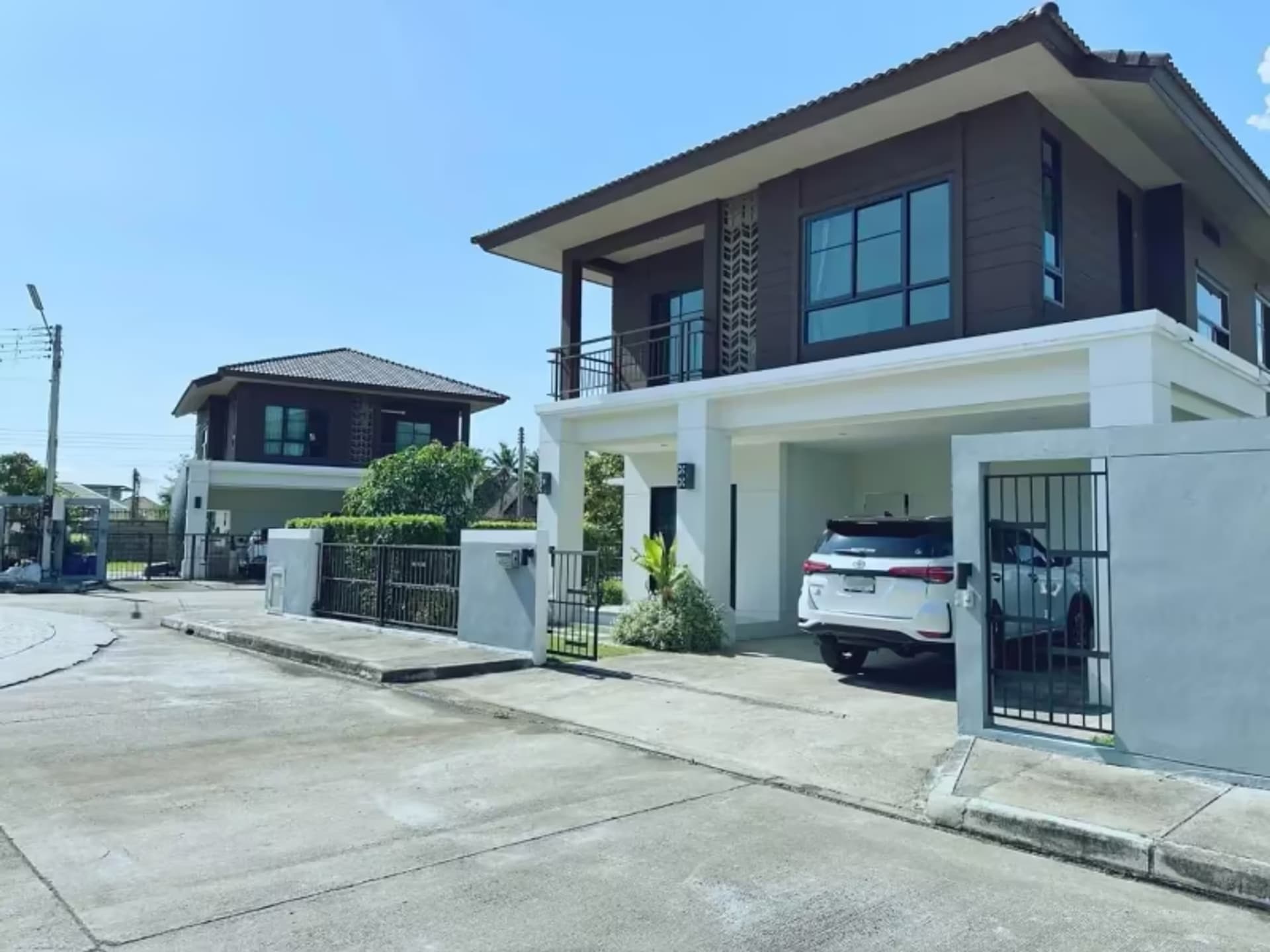 3 Bedroom House - Image 5