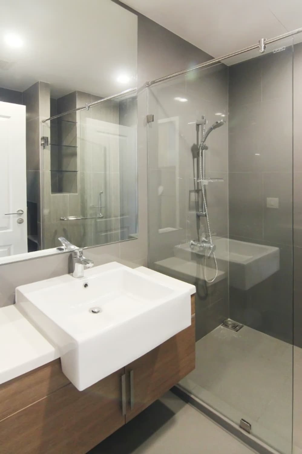 null Bed Condo for Rent  Near Surasak BTS - Image 13