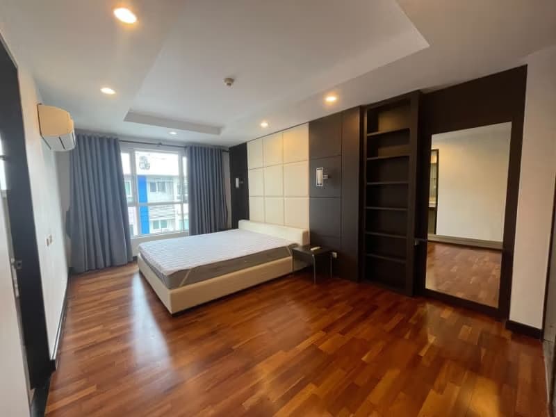 2 Bed Condo for Rent in Watthana