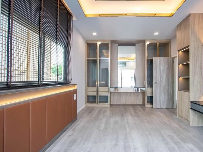 4 Bed House for Sale in San Kamphaeng