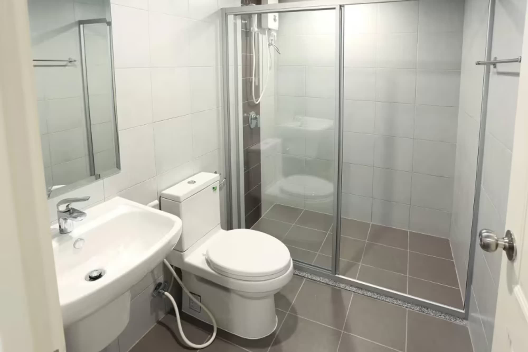 1 Bedroom Condo - Image 1