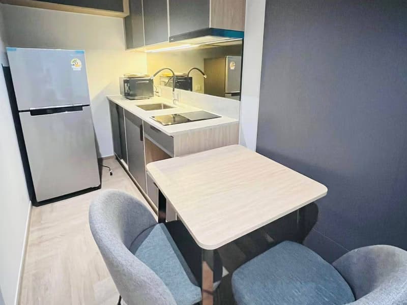 Studio Condo for Rent in Bang Rak