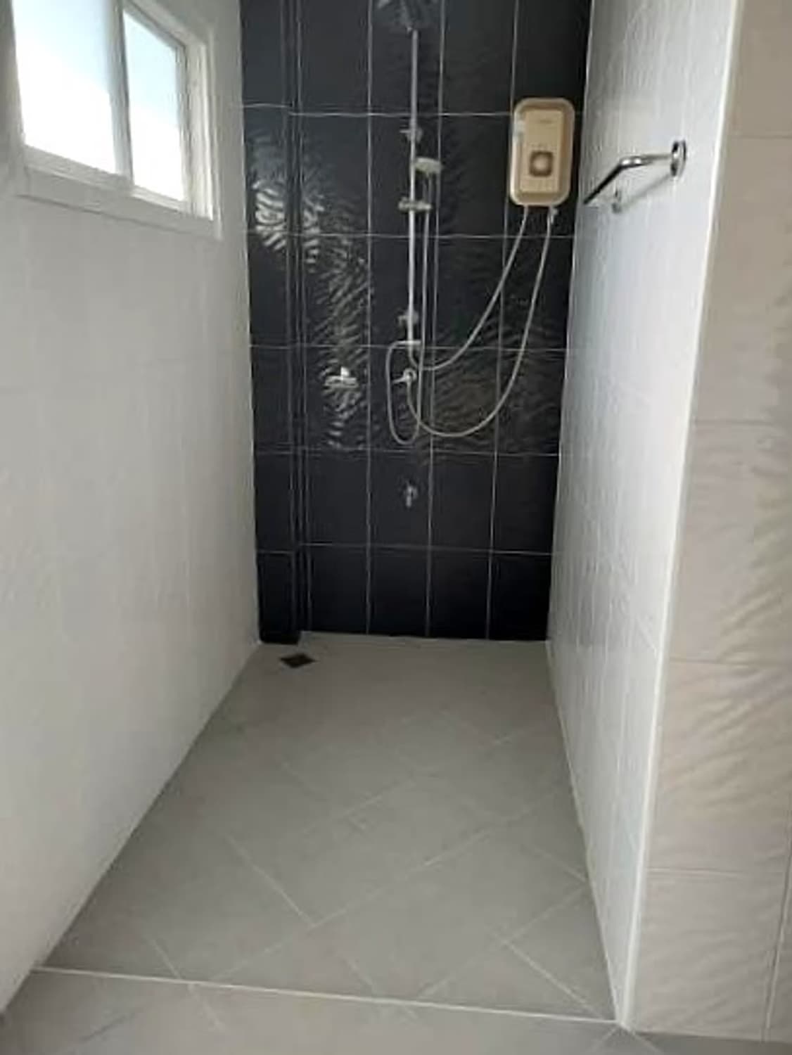 4 Bed House for Rent in Saraphi - Image 12