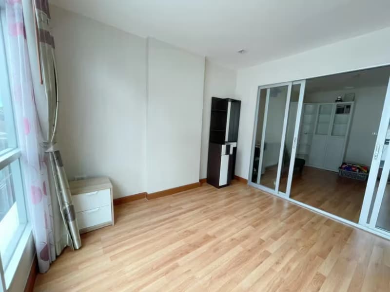 Studio for Sale in Phra Khanong