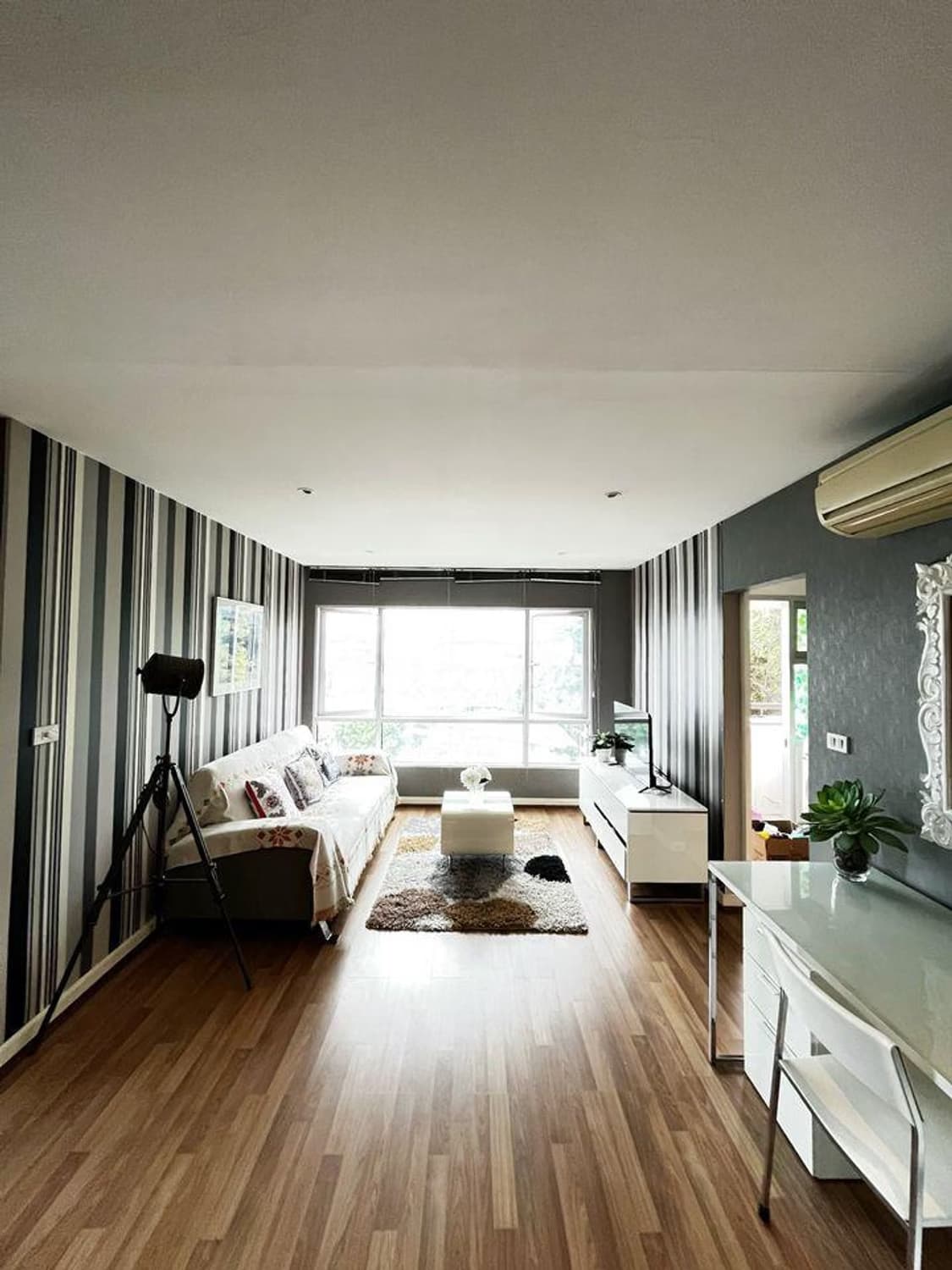1 Bed Condo for Sale in Phra Khanong - Image 1