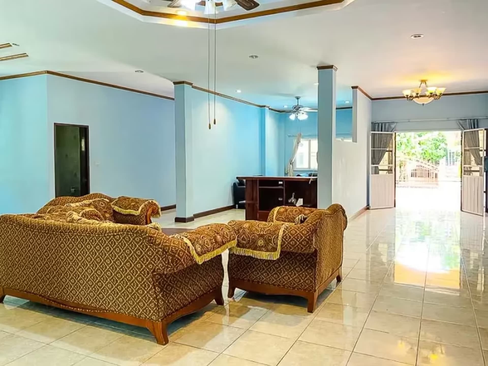 4 Bedroom House - Image 13
