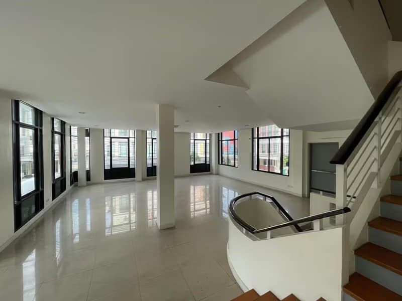 Studio Townhouse for Rent in Bang Na