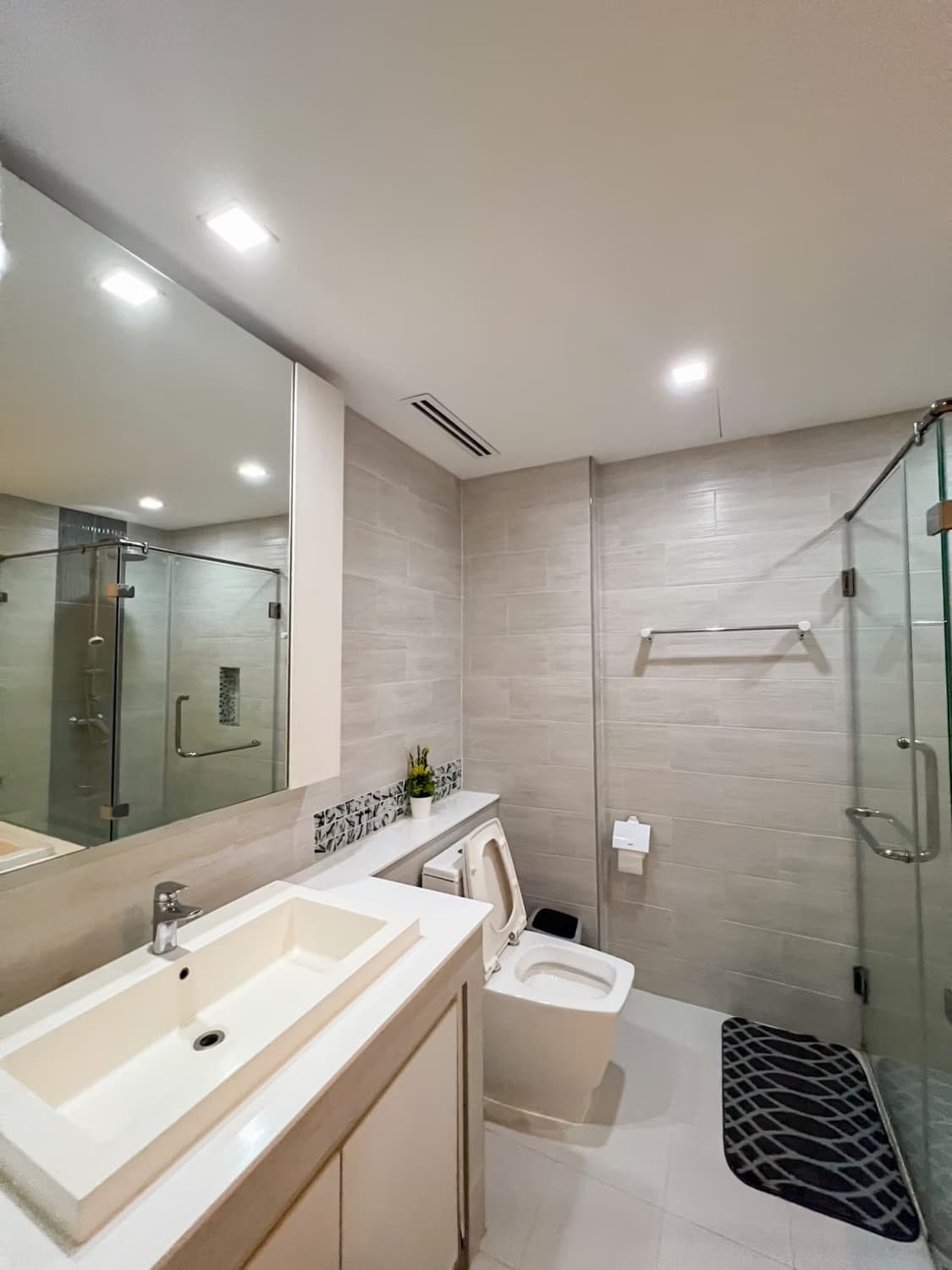 2 Bed Condo for Rent in Mueang Chiang Mai - Image 13