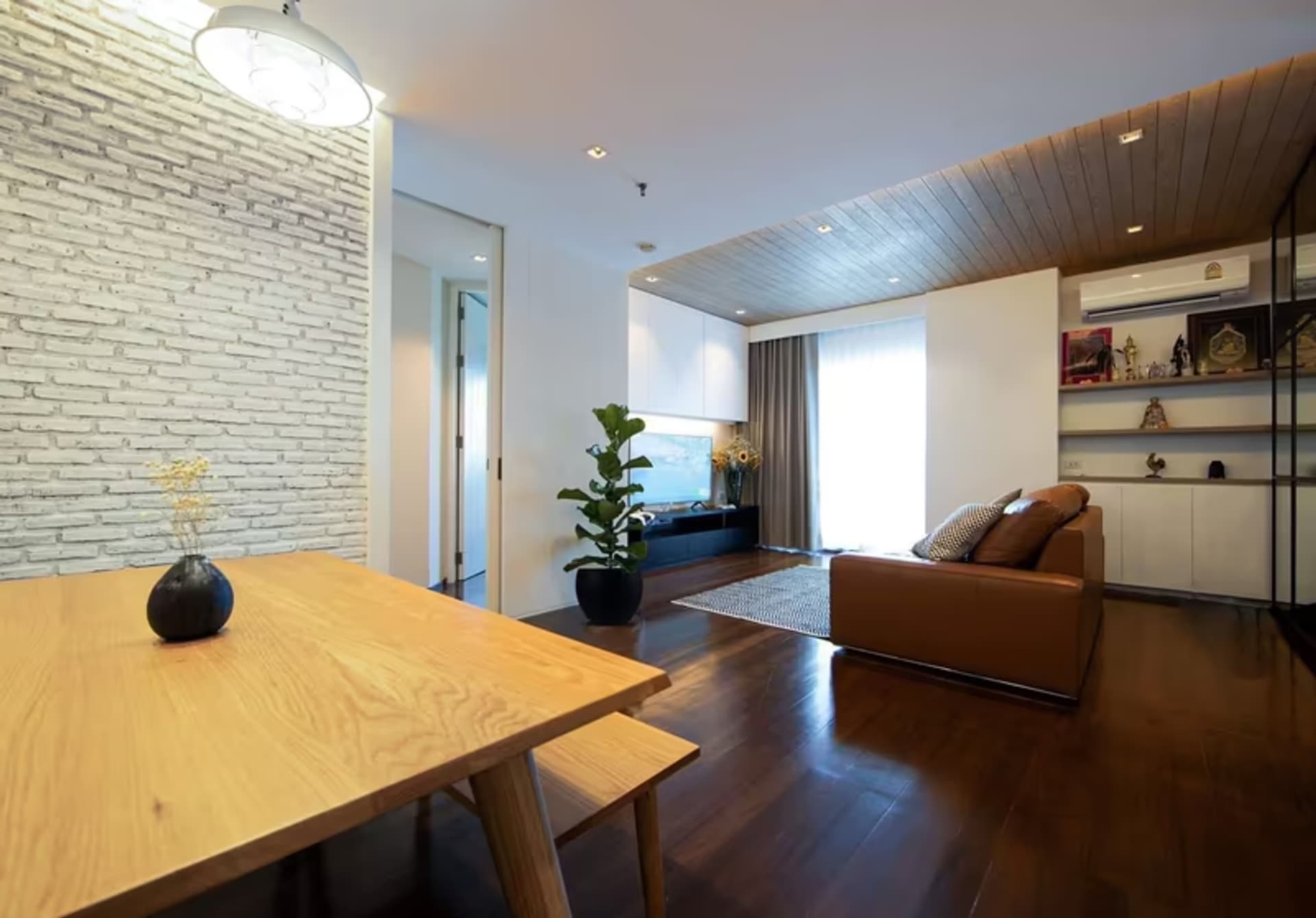Condo for Rent, Sale at Muang Thai - Phatra Complex - Image 1