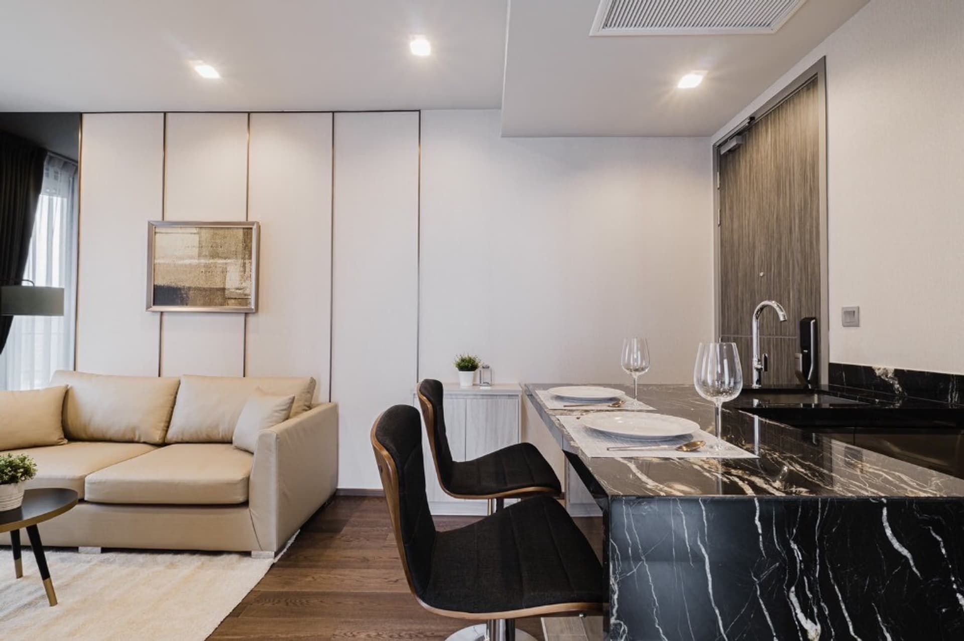 2 Bed Condo for Rent in undefined - Image 1