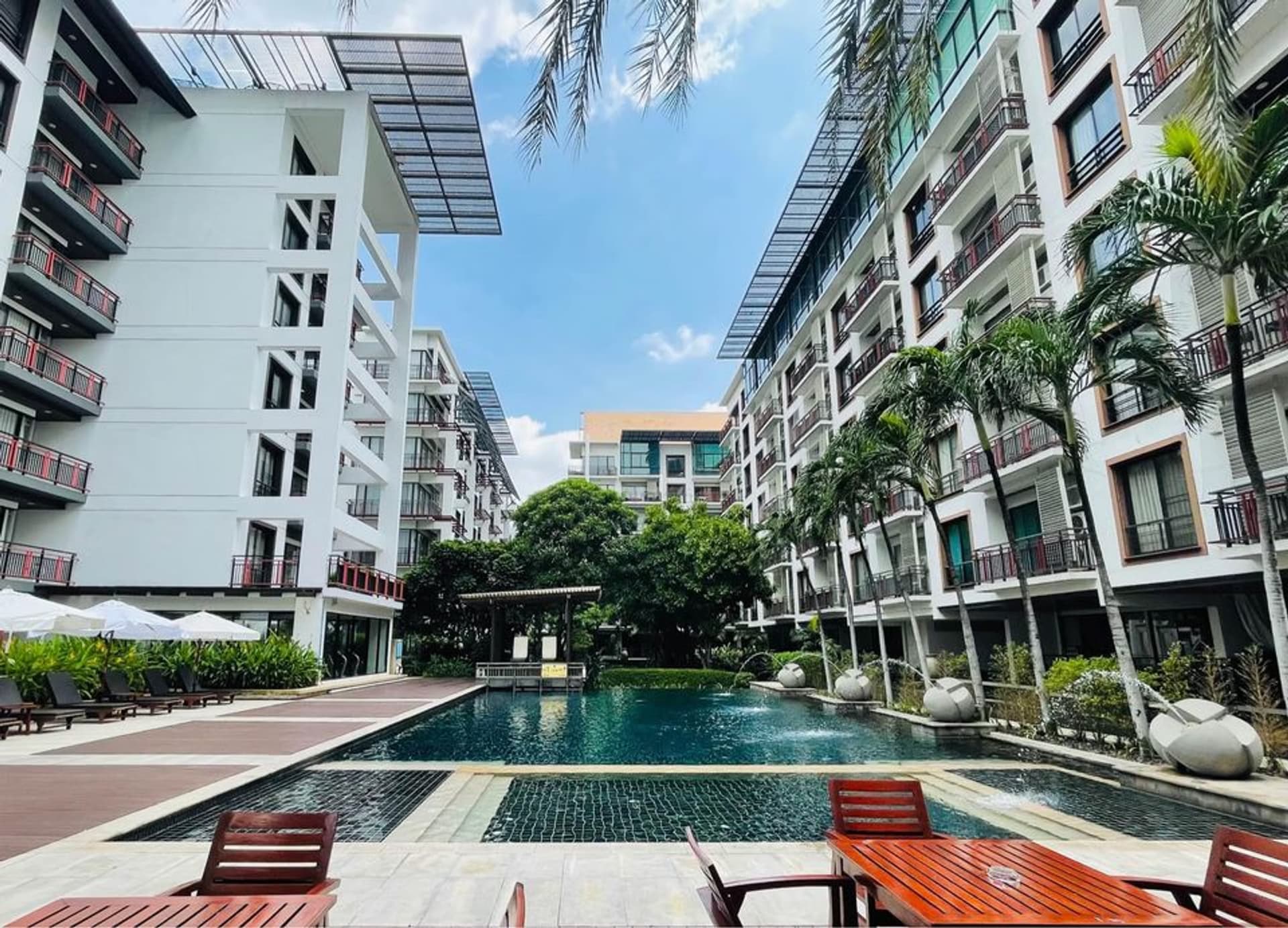 2 Bed Condo for Rent  Near Thailand Cultural Centre MRT - Image 12