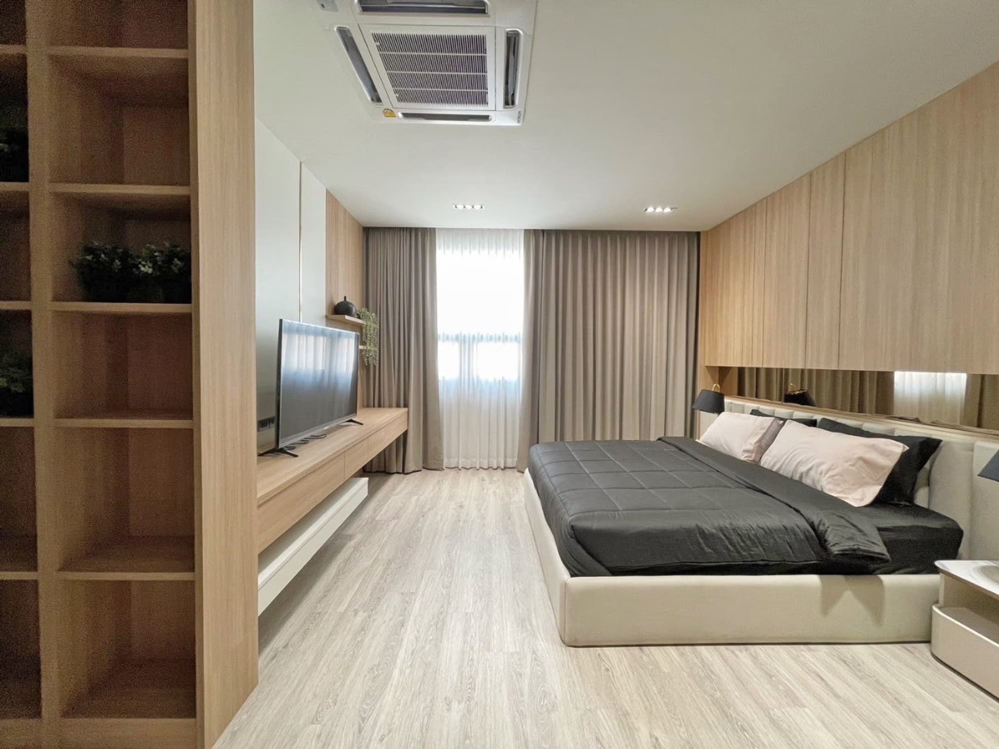 4 Bed House for Rent in San Kamphaeng - Image 11