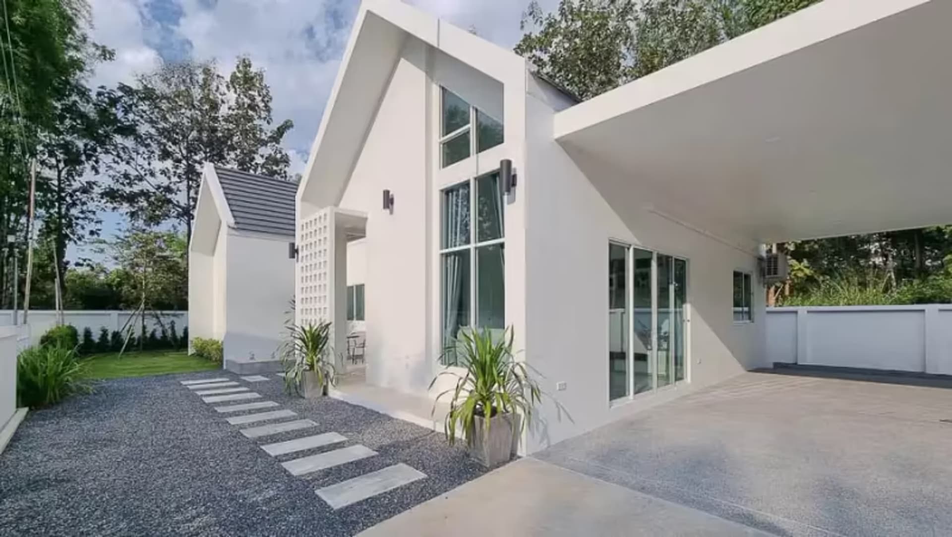 3 Bedroom House - Image 13