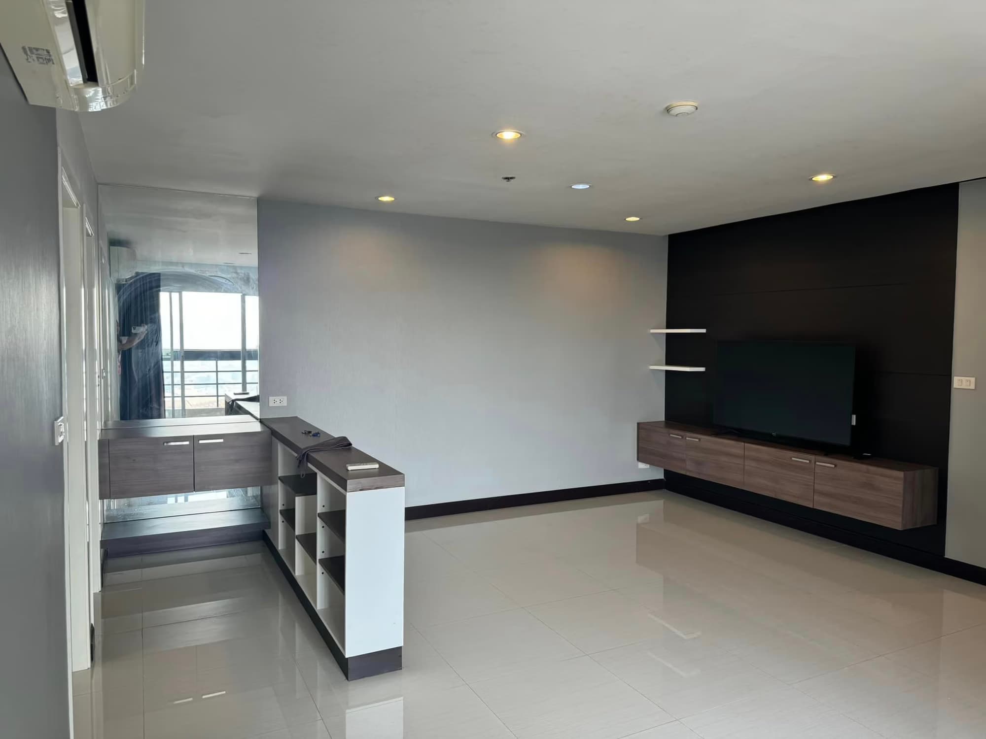  - Image 1