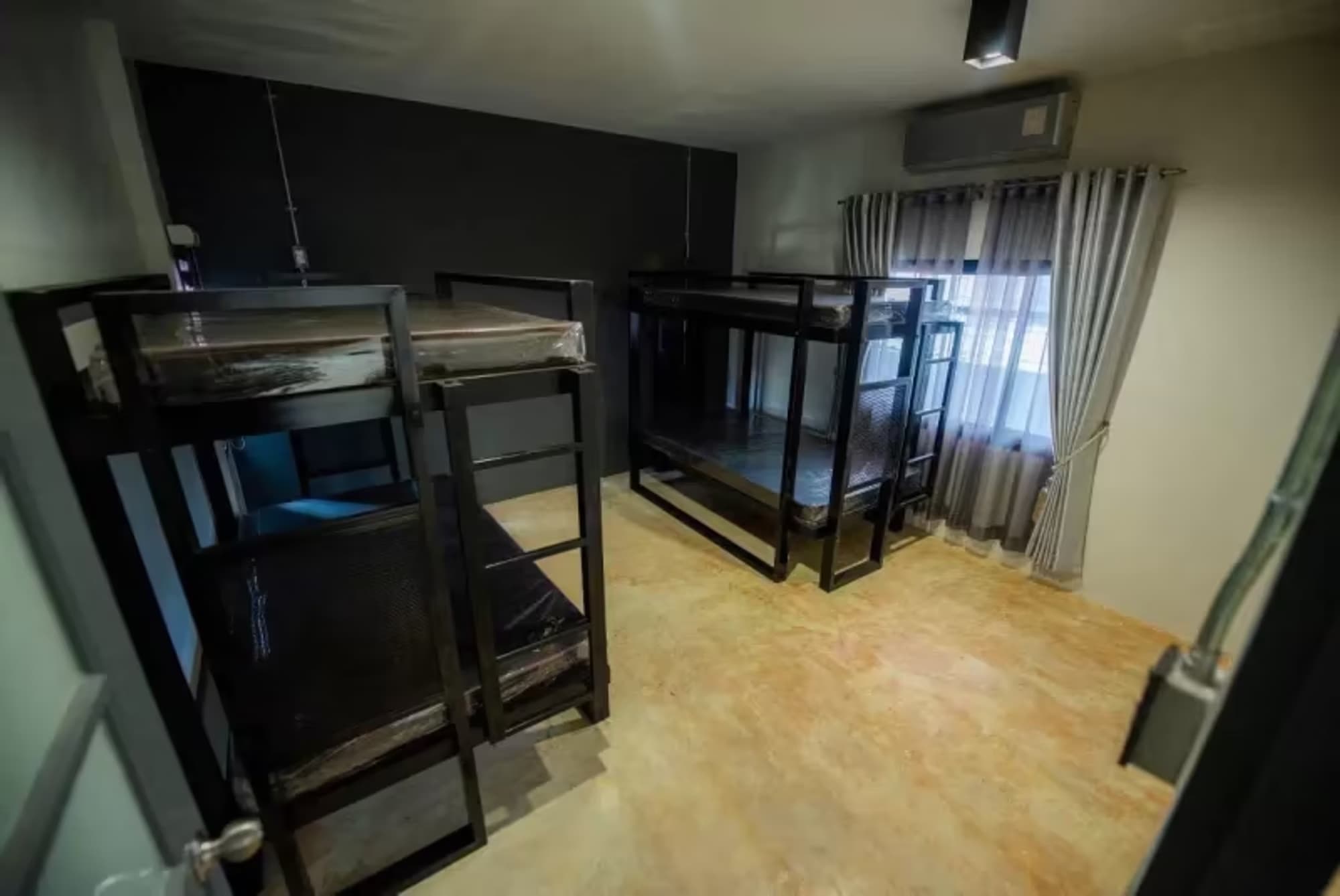 5 Bedroom House - Image 6