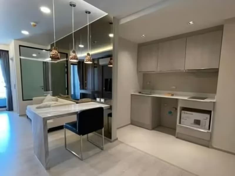 1 Bedroom Condo