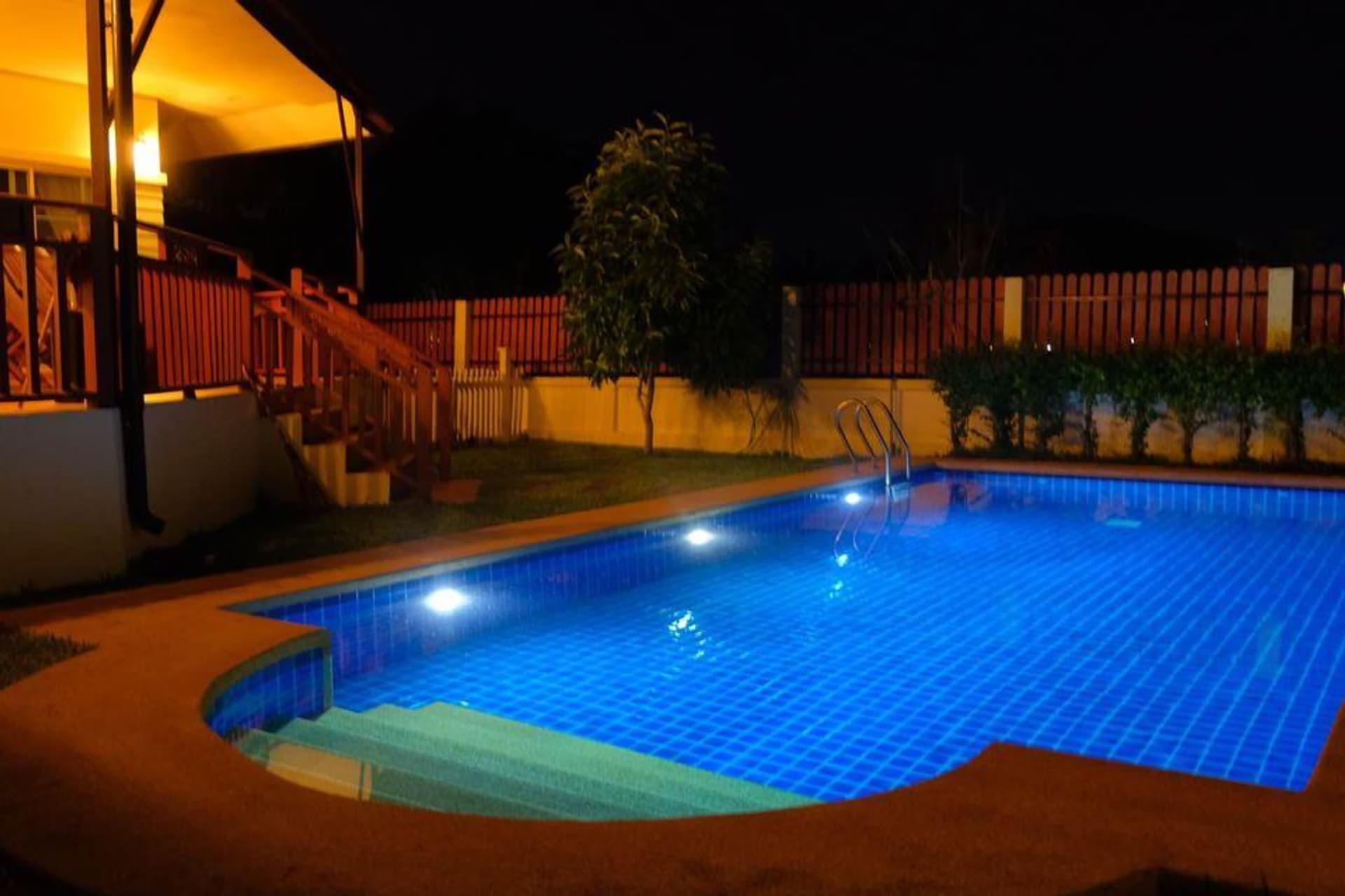 4 Bed House for Rent and Sale in Hang Dong - Image 2