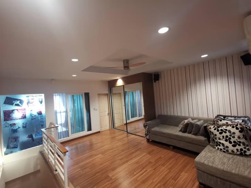 3 Bed Townhouse for Sale in Yan Nawa