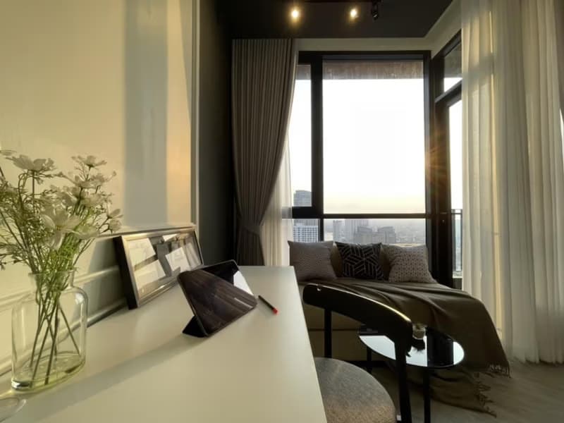 Studio Condo for Sale in Khlong San