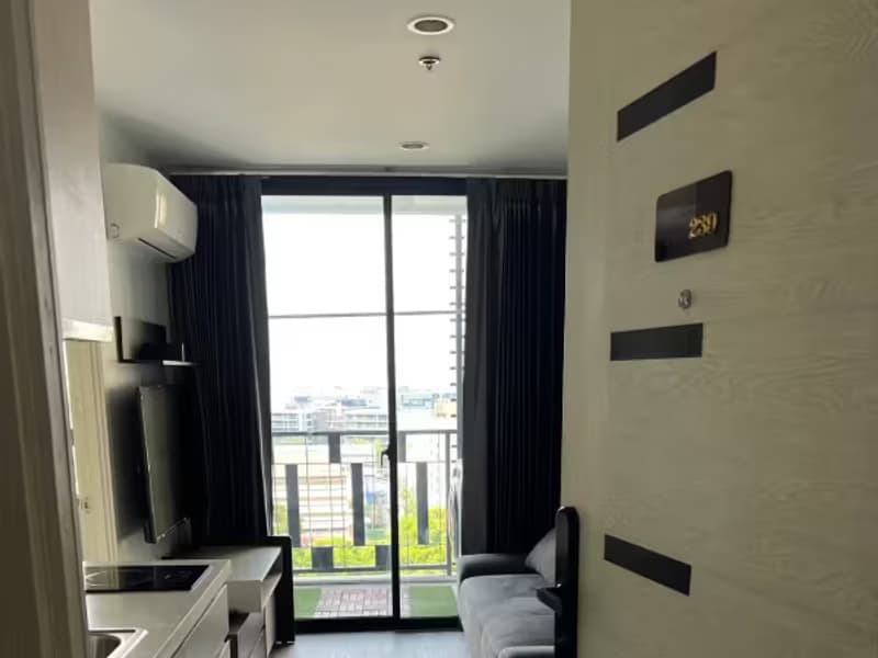 1 Bedroom Condo