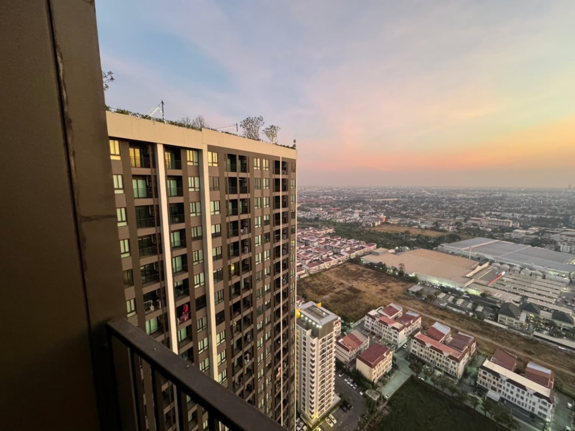 2 Bed Condo for Rent and Sale in Mueang Samut Prakan - Image 27