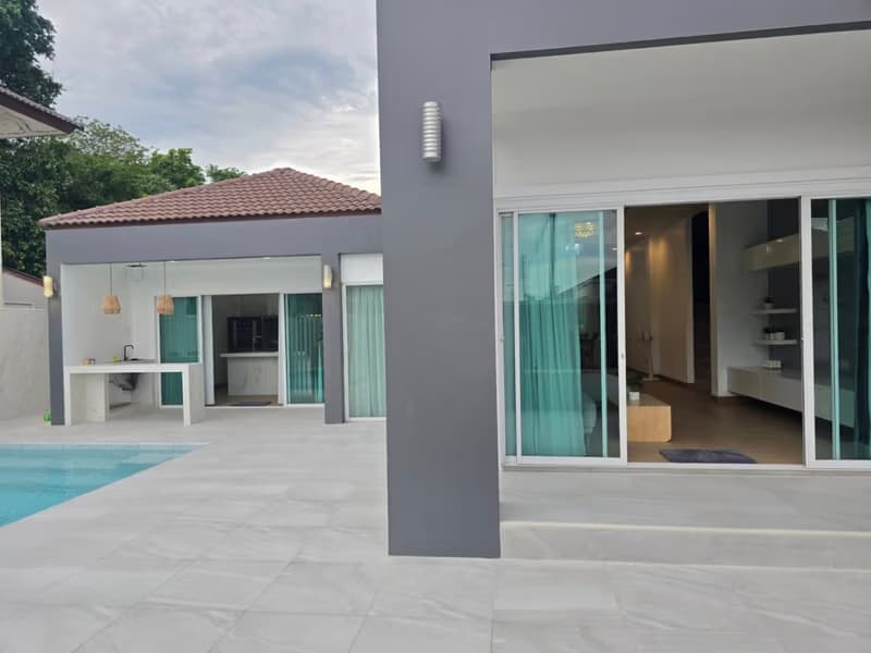 4 Bed House for Rent in Mueang Chiang Mai District