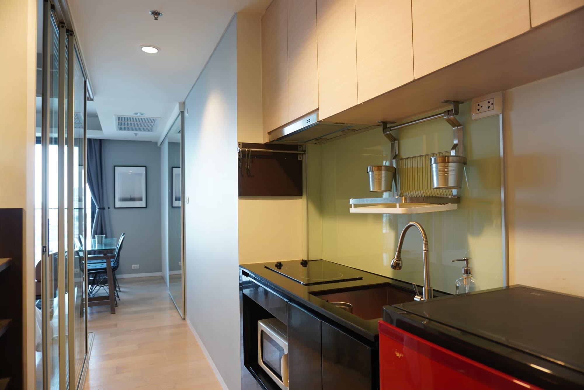 1 Bed Condo for Sale in Phaya Thai - Image 2
