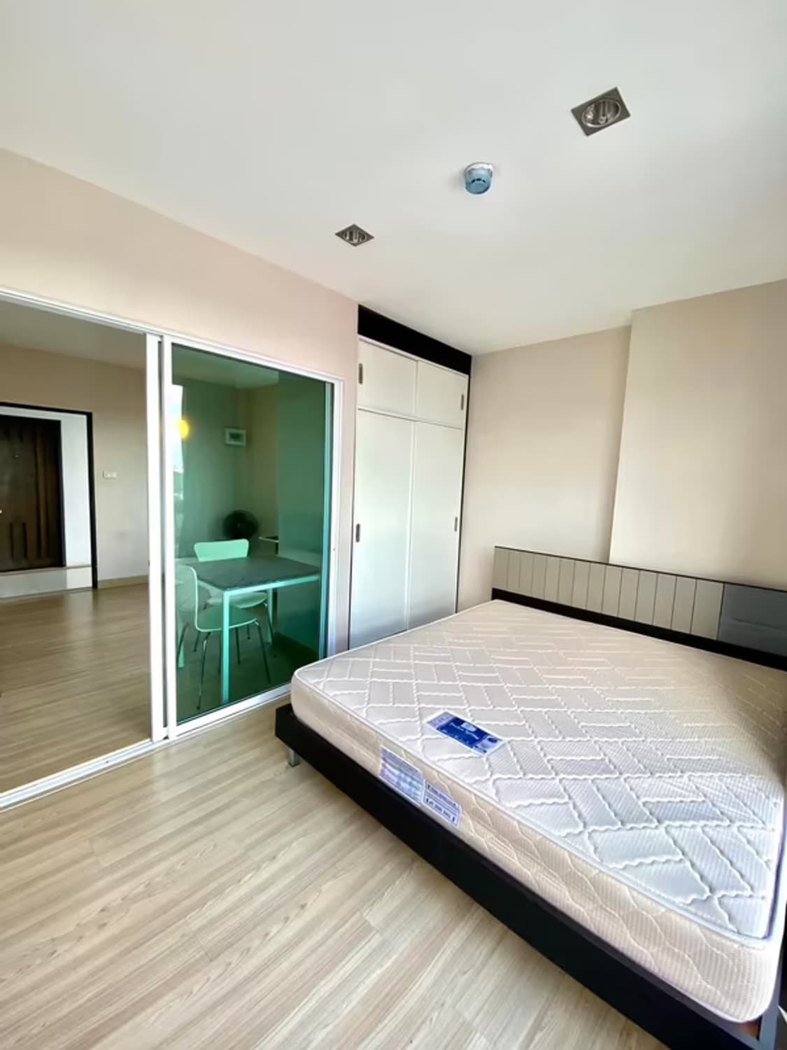  - Image 7