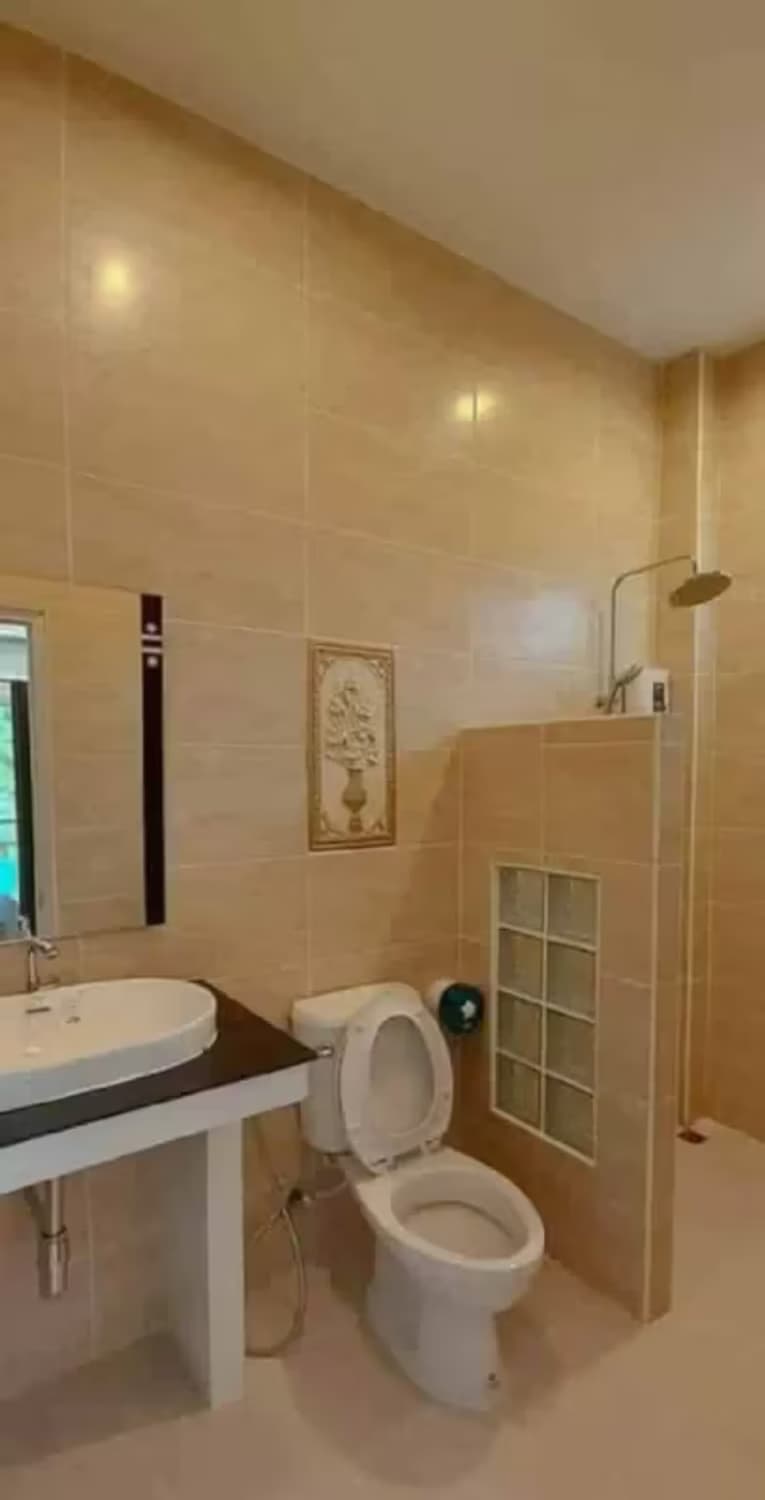 4 Bedroom House - Image 5