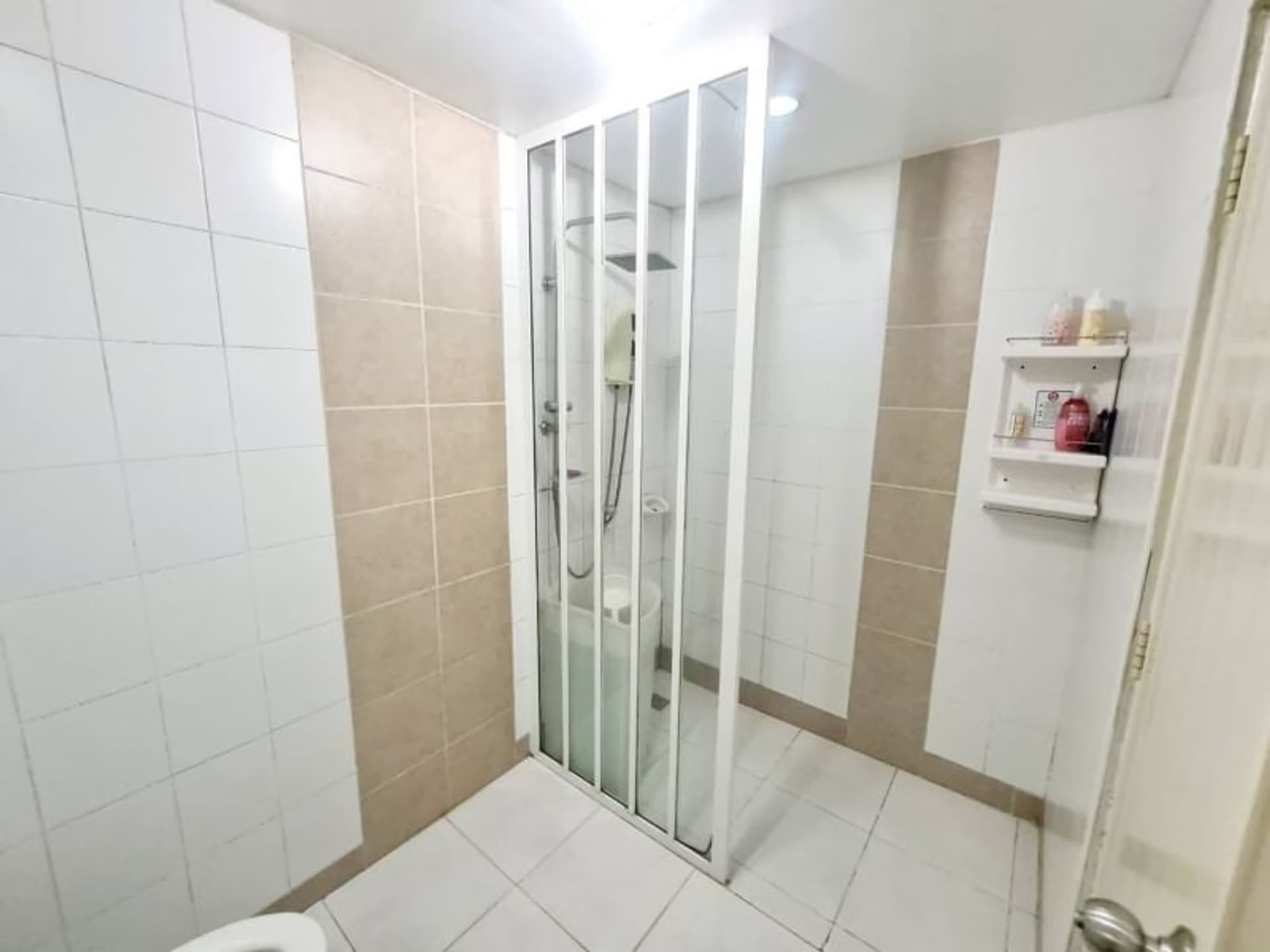 5 Bed House for Rent in undefined - Image 12