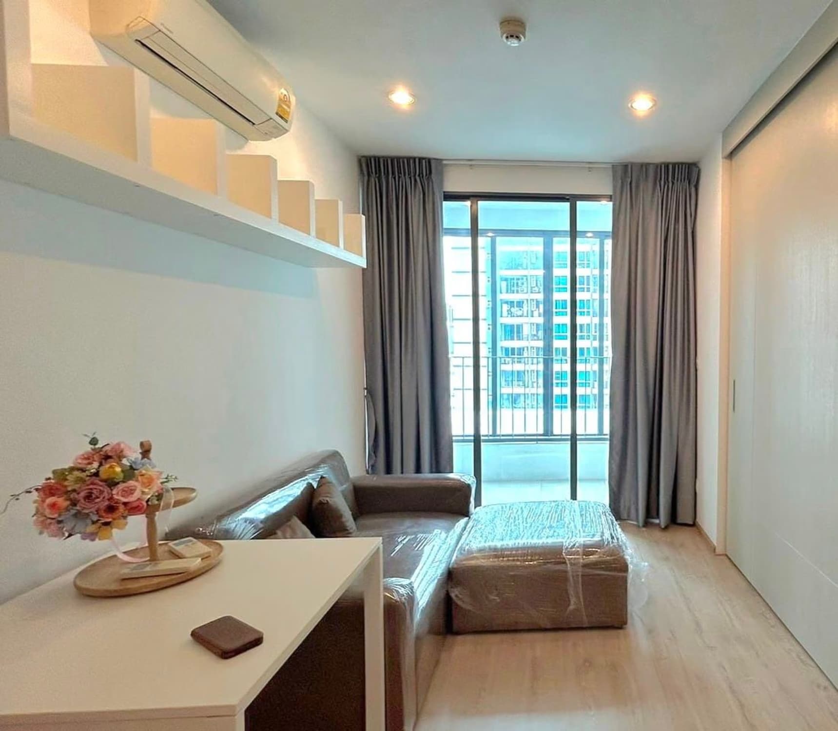 1 Bed Condo for Rent in Bang Rak - Image 1