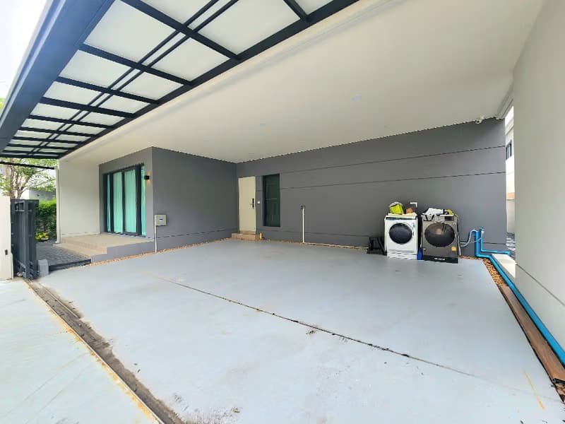 House for Sale in Bang Phli.