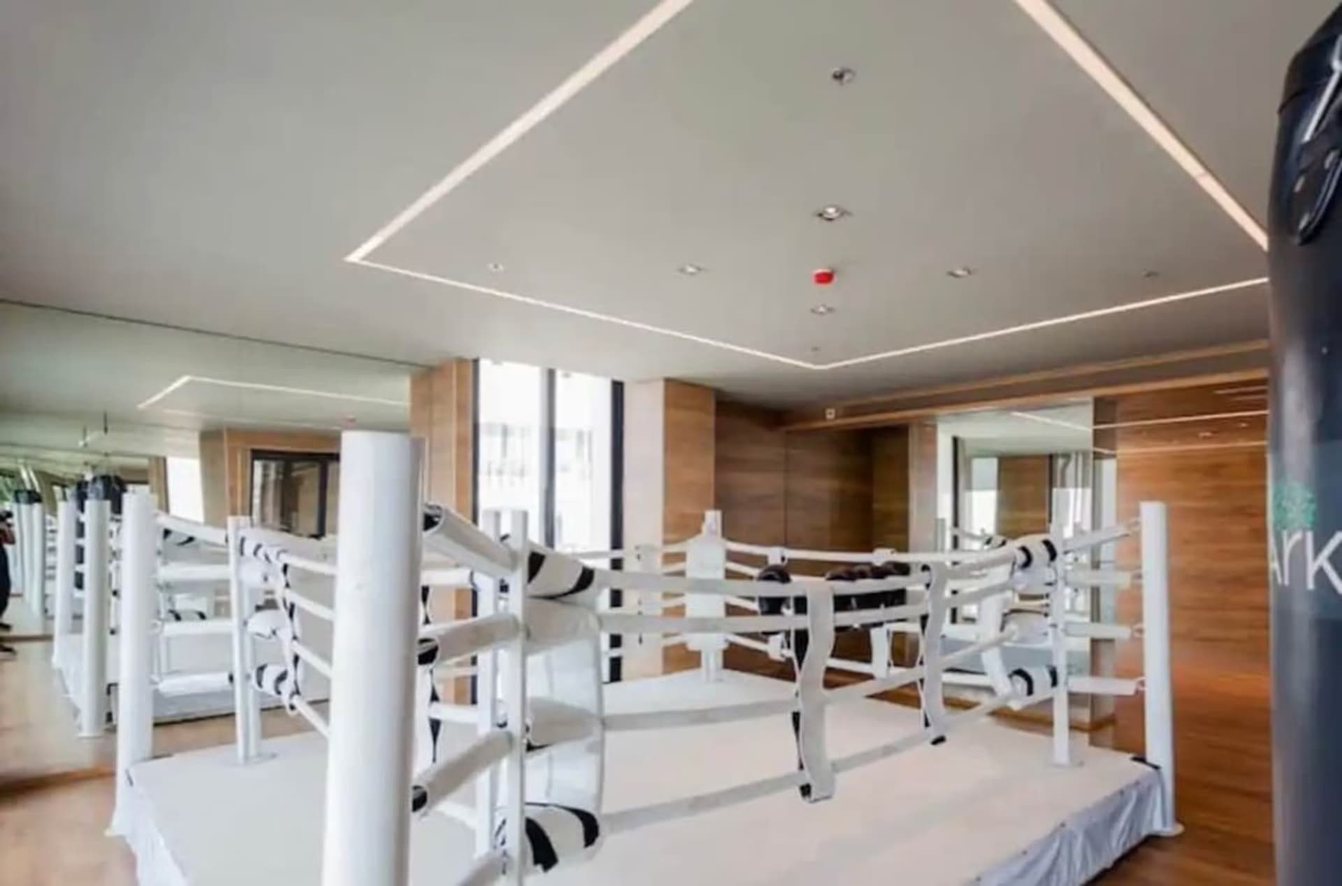 Condo for Rent at Park 24 (Park Origin Phrom Phong) - Image 12