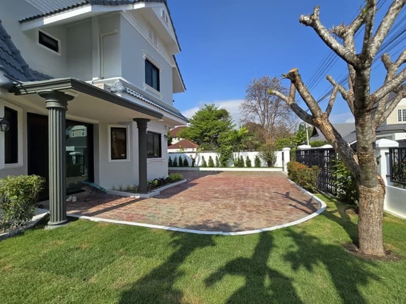 5 Bed House for Sale in Mueang Chiang Mai