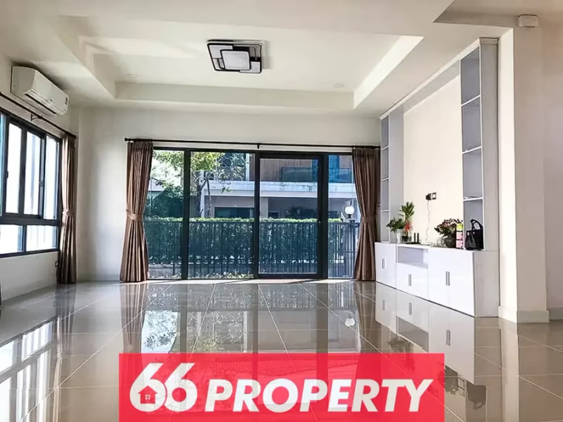 4 Bedroom House - Image 5