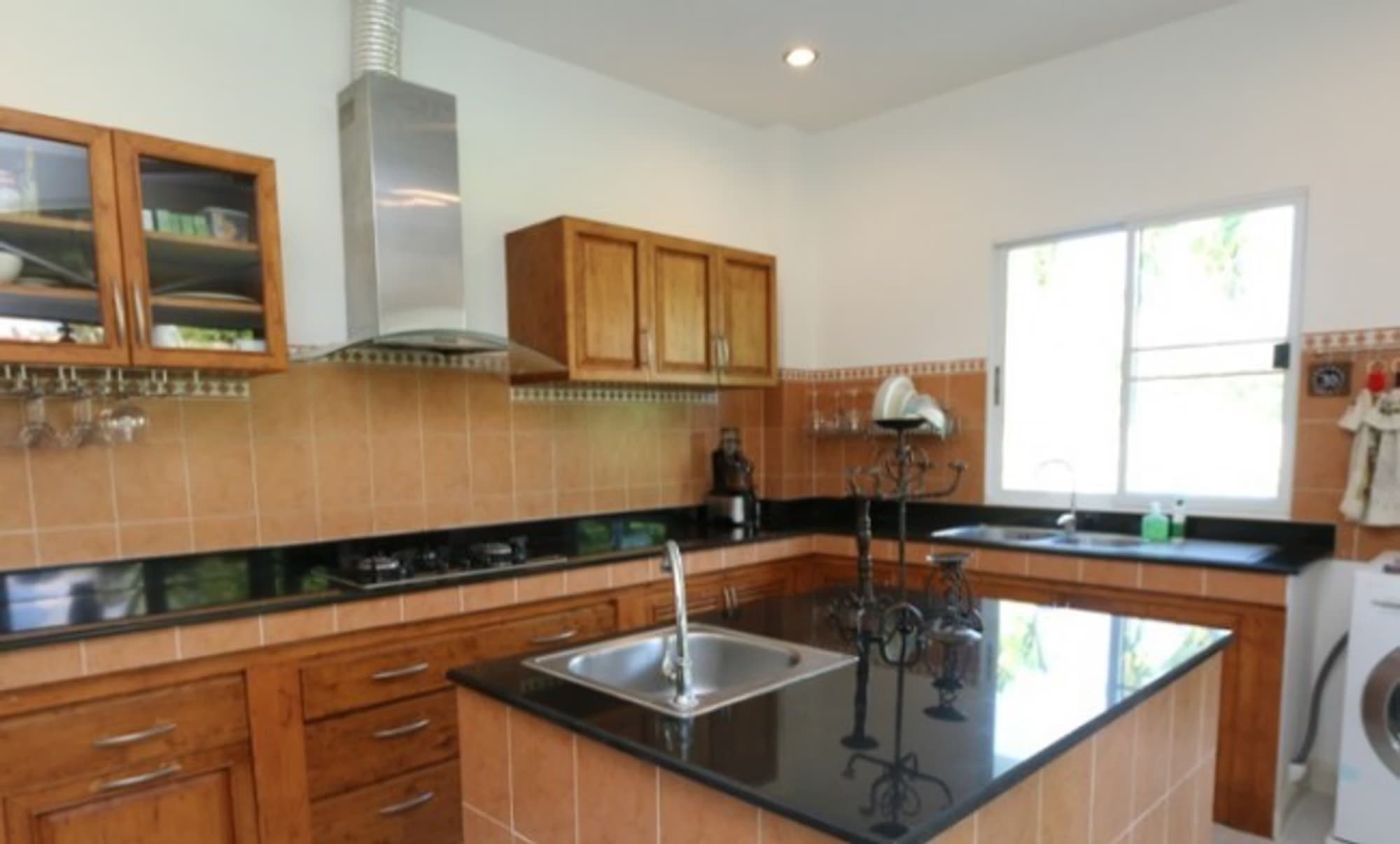 4 ห้องนอน บ้าน สำหรับ ขาย ใน San Sai District - Image 8