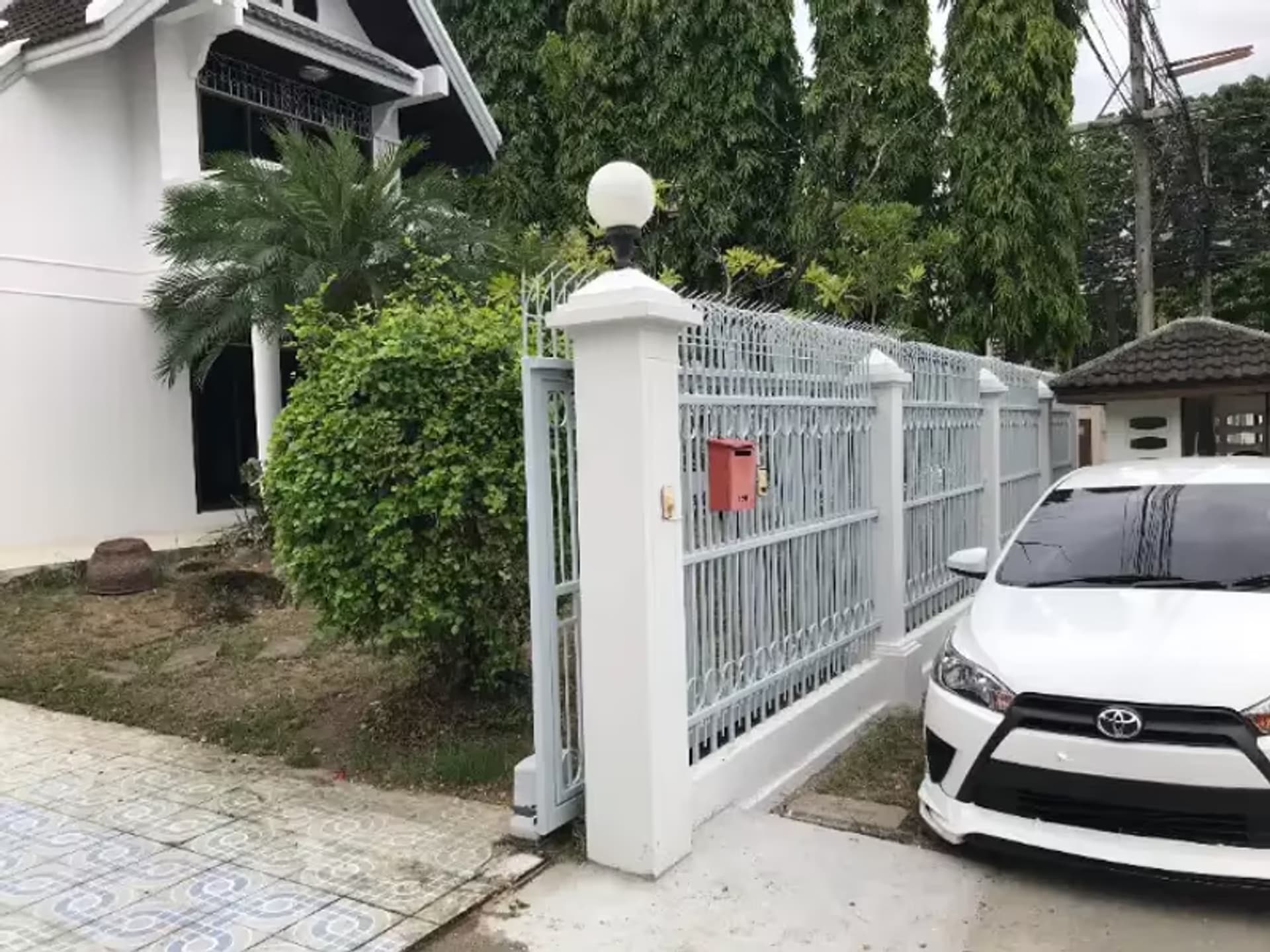5 Bedroom House - Image 11