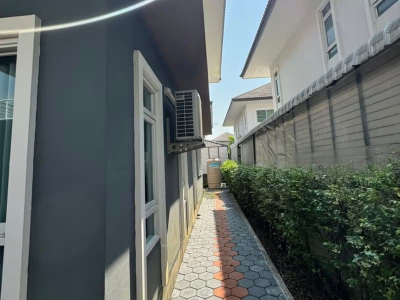 4 Bed House for Rent in Saraphi