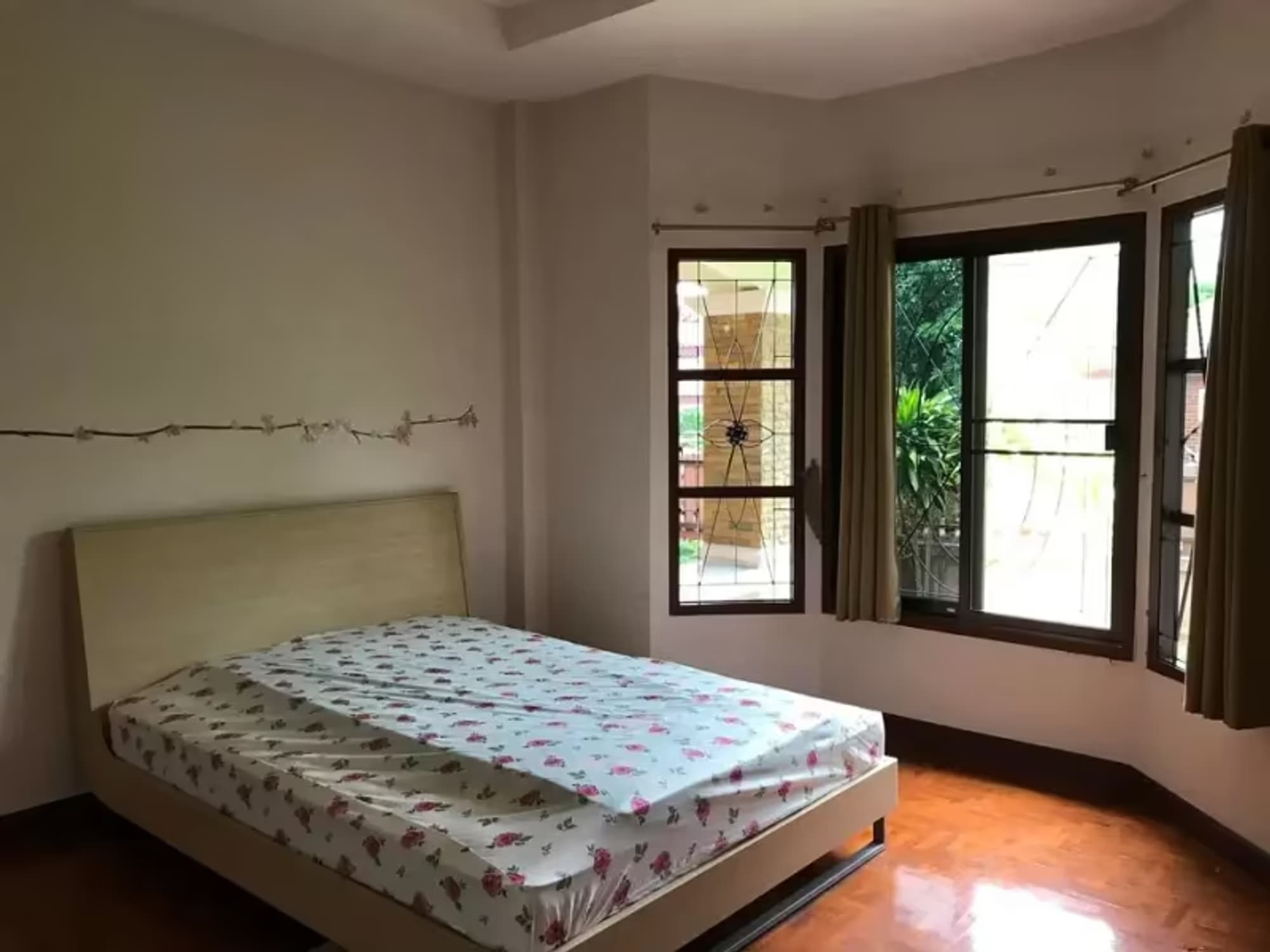 2 Bedroom House - Image 2
