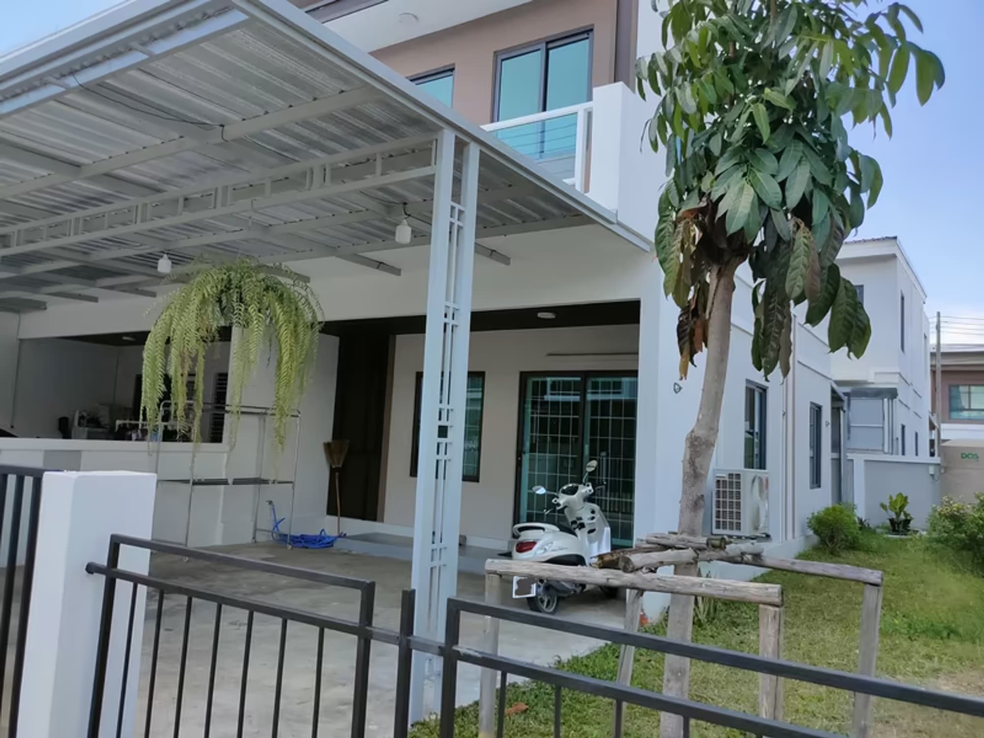 3 Bedroom House - Image 2